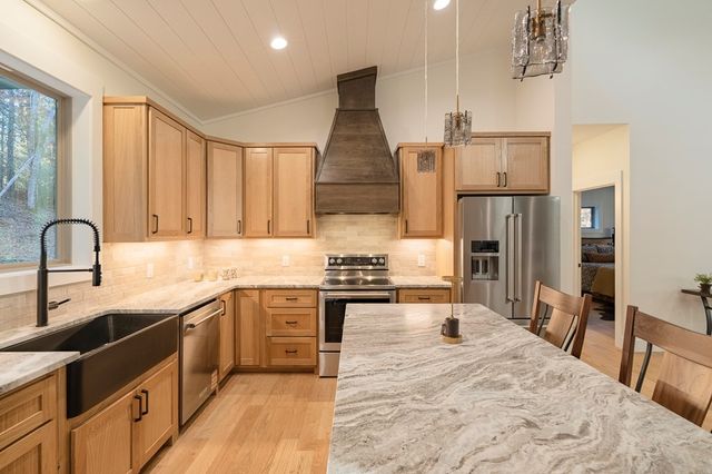 1214 John Abernathy Road, Blairsville, GA 30512