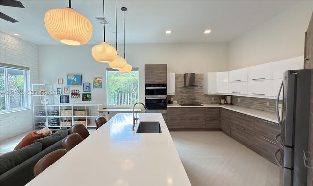 3829 Heron Ridge Ln, Weston, FL 33331