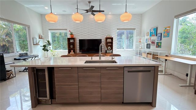 3829 Heron Ridge Ln, Weston, FL 33331