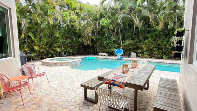 3829 Heron Ridge Ln, Weston, FL 33331