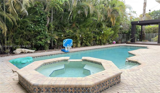 3829 Heron Ridge Ln, Weston, FL 33331