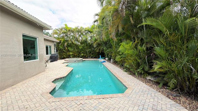 3829 Heron Ridge Ln, Weston, FL 33331