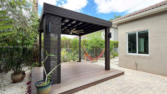 3829 Heron Ridge Ln, Weston, FL 33331