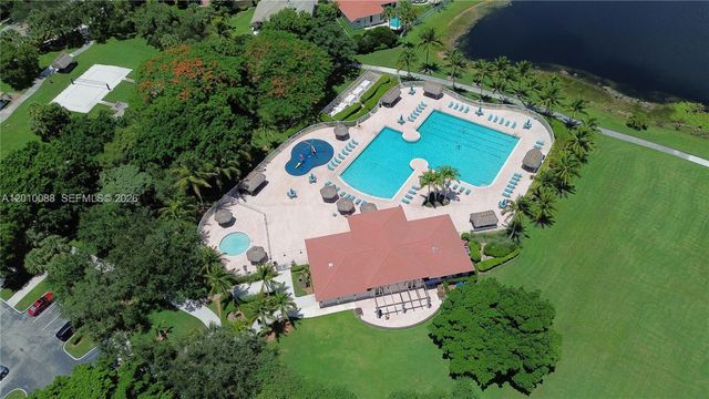 3829 Heron Ridge Ln, Weston, FL 33331