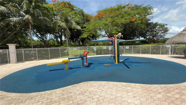 3829 Heron Ridge Ln, Weston, FL 33331