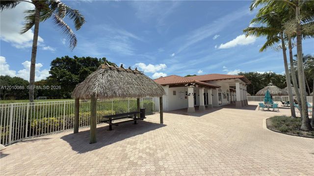 3829 Heron Ridge Ln, Weston, FL 33331