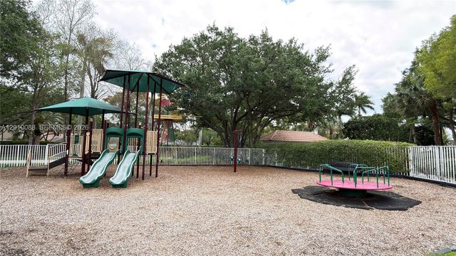 3829 Heron Ridge Ln, Weston, FL 33331