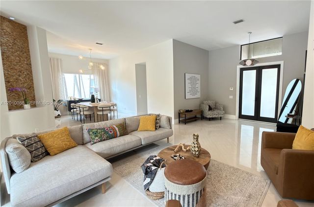 3829 Heron Ridge Ln, Weston, FL 33331