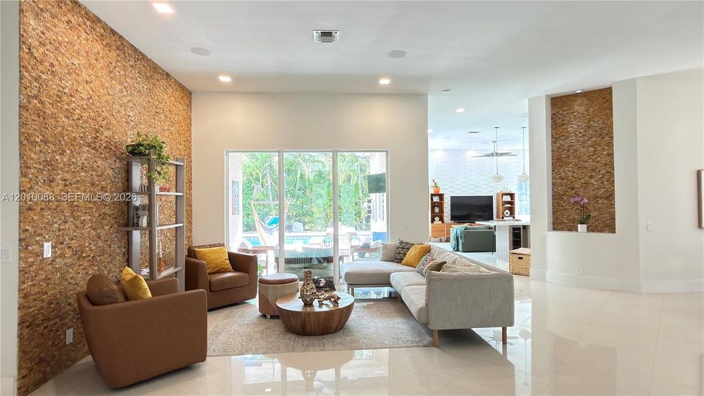 3829 Heron Ridge Ln, Weston, FL 33331