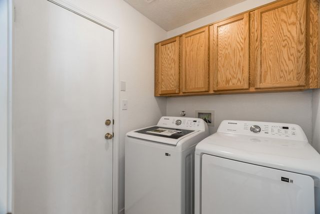 7524 Cricket Hill Drive NE, Albuquerque, NM 87113
