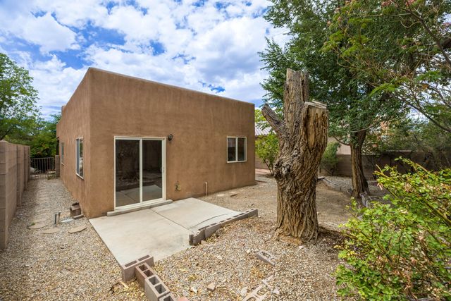 7524 Cricket Hill Drive NE, Albuquerque, NM 87113
