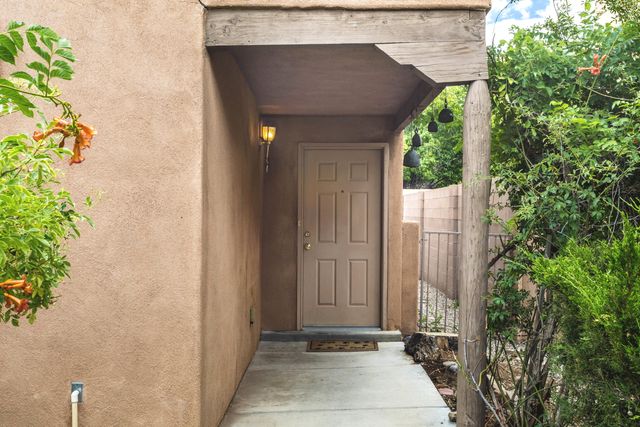 7524 Cricket Hill Drive NE, Albuquerque, NM 87113