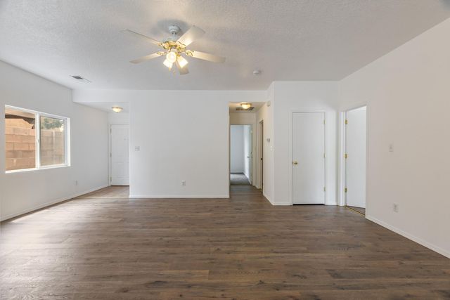 7524 Cricket Hill Drive NE, Albuquerque, NM 87113