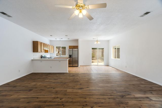 7524 Cricket Hill Drive NE, Albuquerque, NM 87113