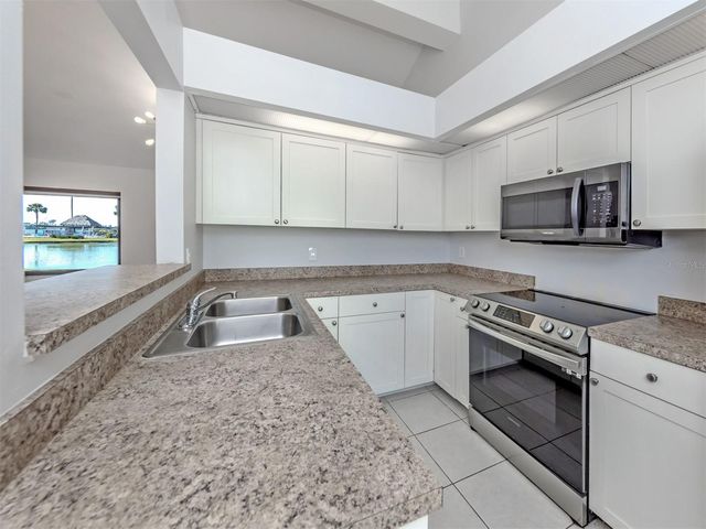 764 SARABAY ROAD 8, Osprey, FL 34229