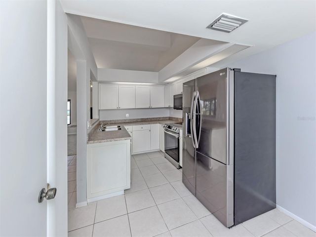 764 SARABAY ROAD 8, Osprey, FL 34229