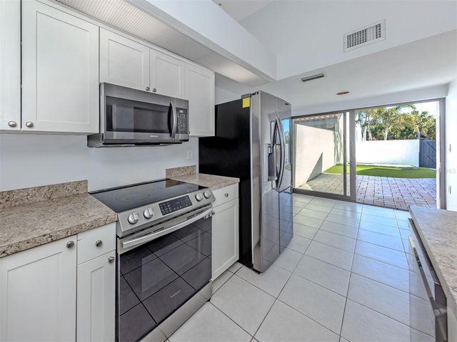 764 SARABAY ROAD 8, Osprey, FL 34229