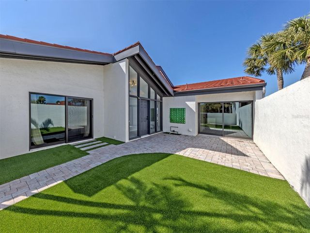 764 SARABAY ROAD 8, Osprey, FL 34229