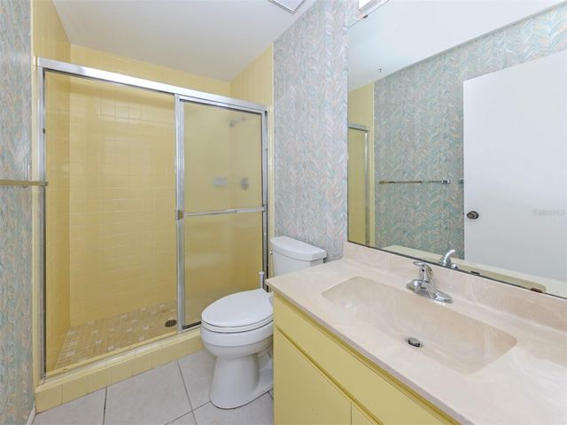 764 SARABAY ROAD 8, Osprey, FL 34229