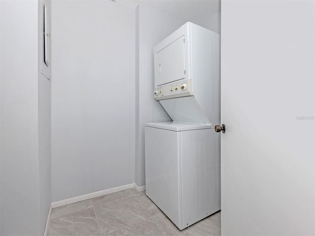 764 SARABAY ROAD 8, Osprey, FL 34229