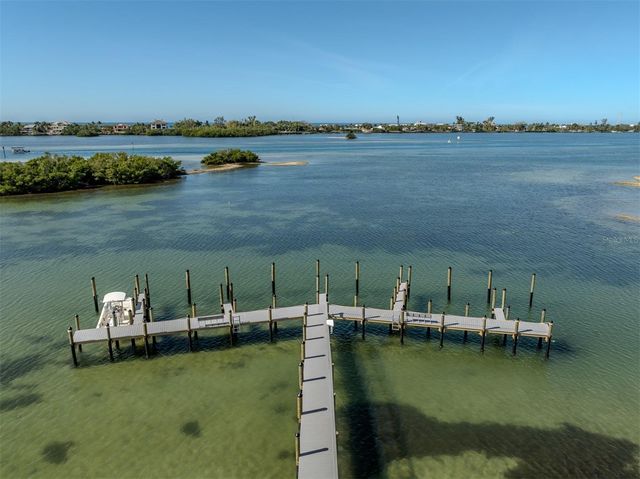 764 SARABAY ROAD 8, Osprey, FL 34229