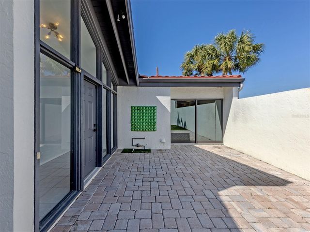 764 SARABAY ROAD 8, Osprey, FL 34229