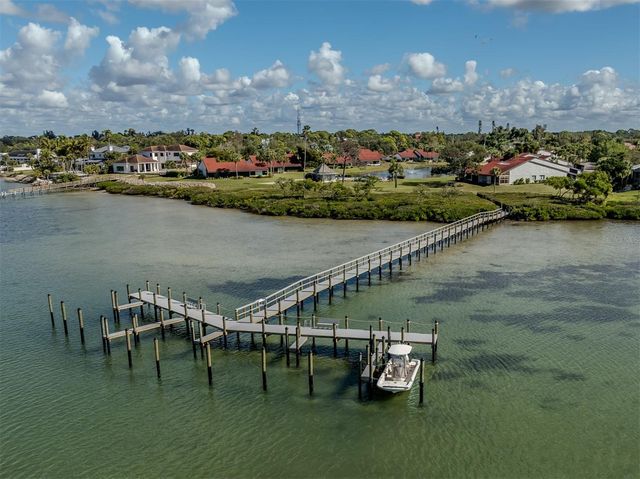 764 SARABAY ROAD 8, Osprey, FL 34229