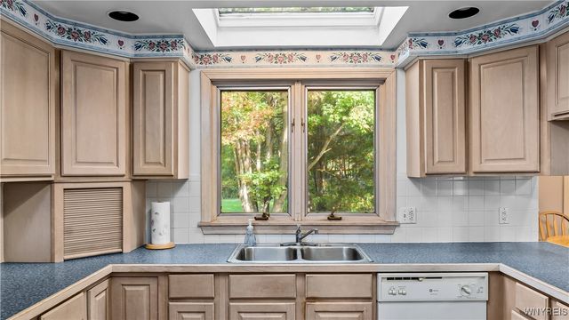 99 June Drive, Elma, NY 14059