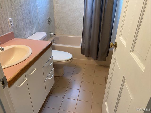 99 June Drive, Elma, NY 14059