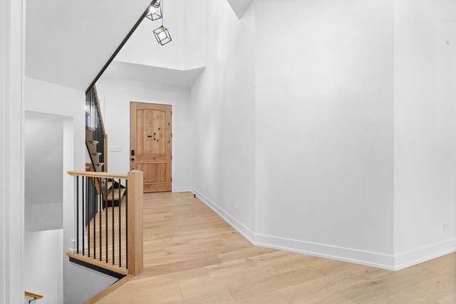 284 N Highland Avenue, Elmhurst, IL 60126