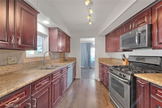 1630 S Barranca, Glendora, CA 91740