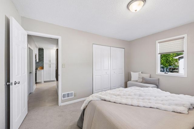 8026 Rose Street, Victoria, MN 55386