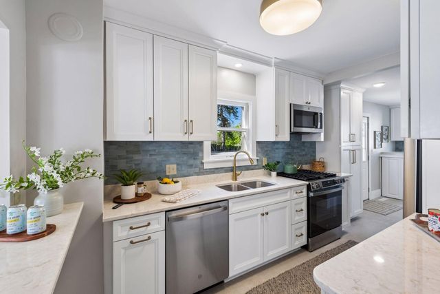 8026 Rose Street, Victoria, MN 55386