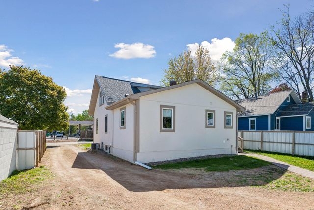 8026 Rose Street, Victoria, MN 55386