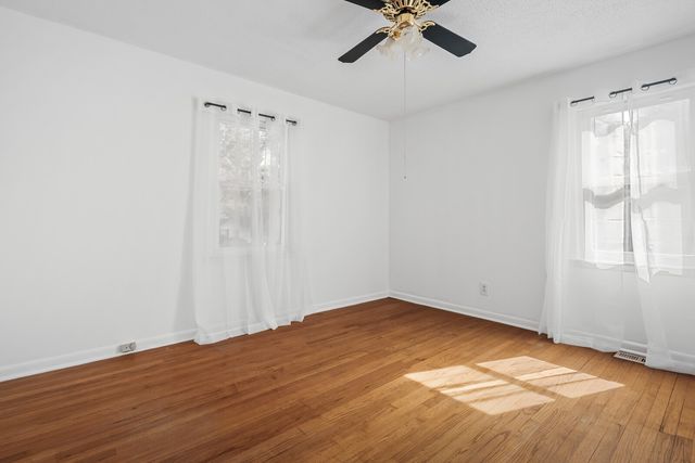 140 Lakeside Dr, Columbia, TN 38401