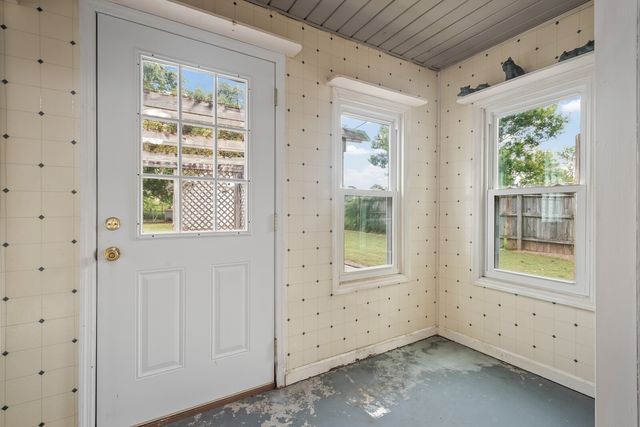 140 Lakeside Dr, Columbia, TN 38401