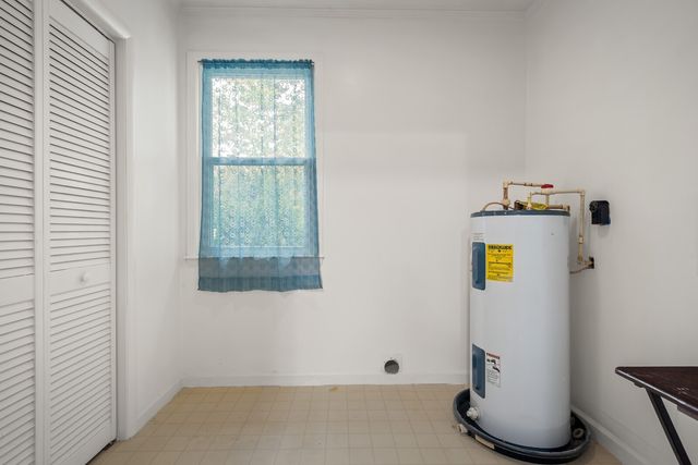 140 Lakeside Dr, Columbia, TN 38401