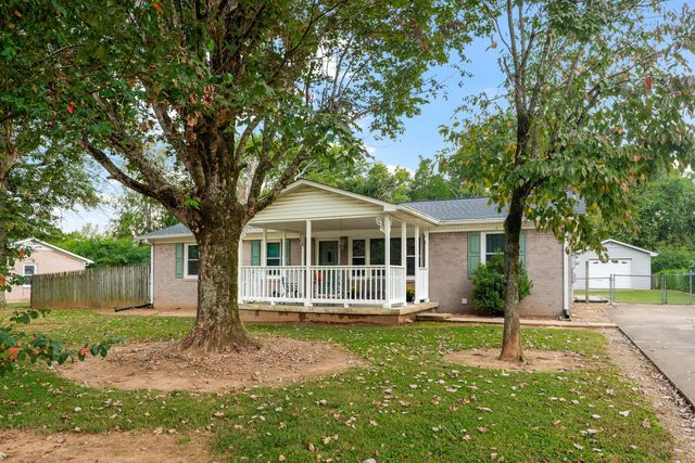 140 Lakeside Dr, Columbia, TN 38401