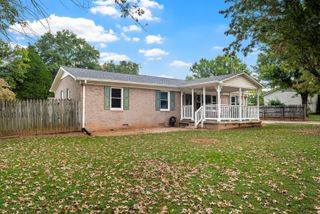 140 Lakeside Dr, Columbia, TN 38401