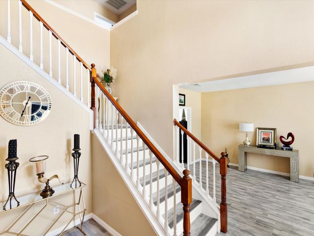 615 E Lynn Creek Drive, Arlington, TX 76002