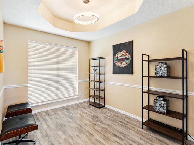 615 E Lynn Creek Drive, Arlington, TX 76002