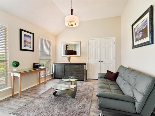 615 E Lynn Creek Drive, Arlington, TX 76002