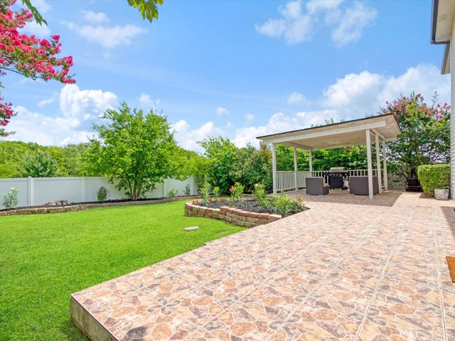 615 E Lynn Creek Drive, Arlington, TX 76002