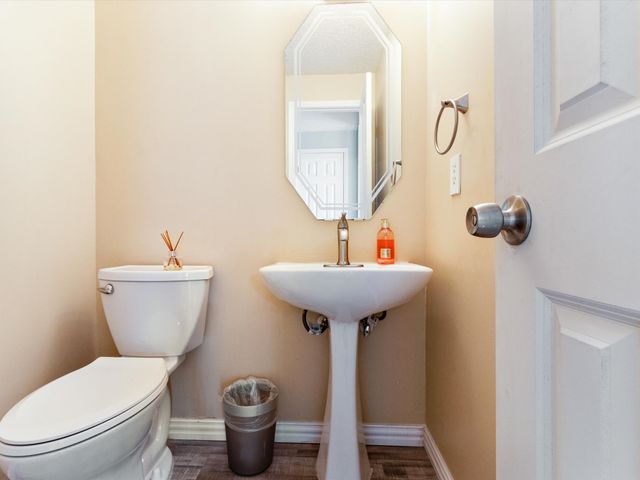615 E Lynn Creek Drive, Arlington, TX 76002