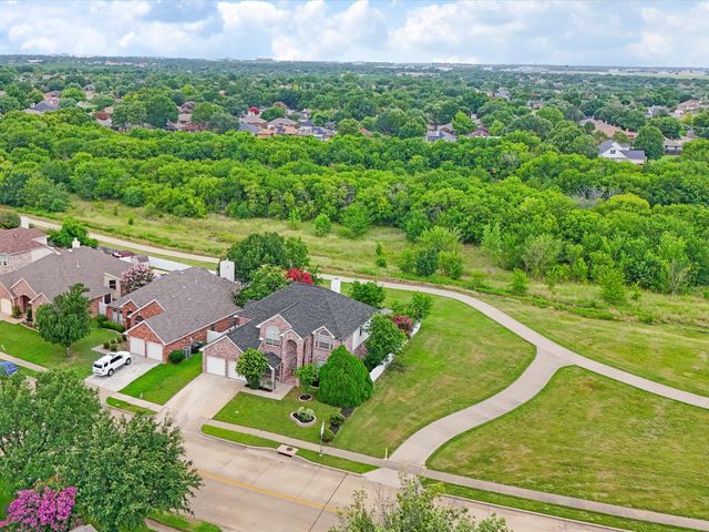 615 E Lynn Creek Drive, Arlington, TX 76002