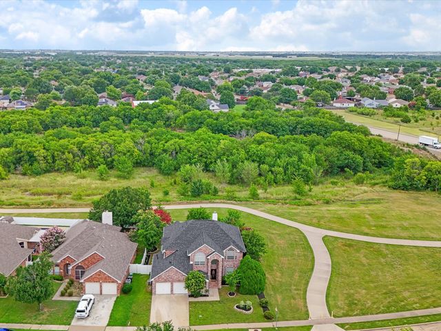 615 E Lynn Creek Drive, Arlington, TX 76002