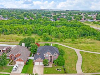 615 E Lynn Creek Drive, Arlington, TX 76002