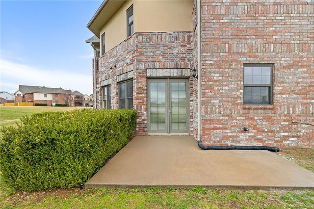 2620 S Everest Avenue, Rogers, AR 72758