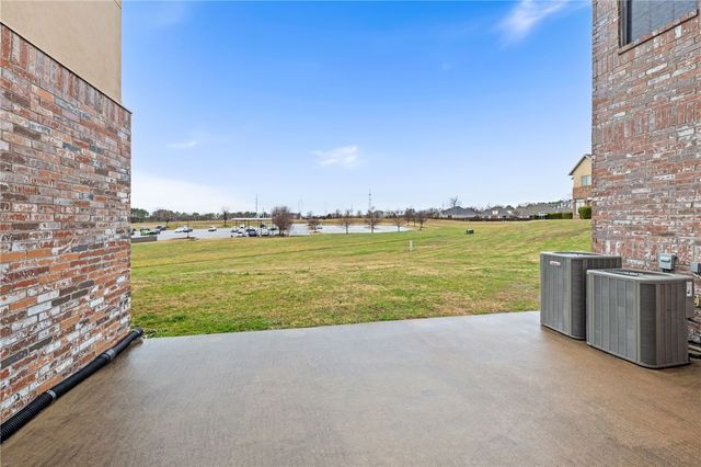 2620 S Everest Avenue, Rogers, AR 72758