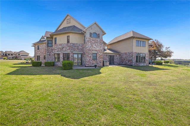 2620 S Everest Avenue, Rogers, AR 72758